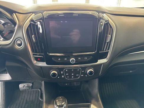 Used 2018 Chevrolet Traverse LT image 12