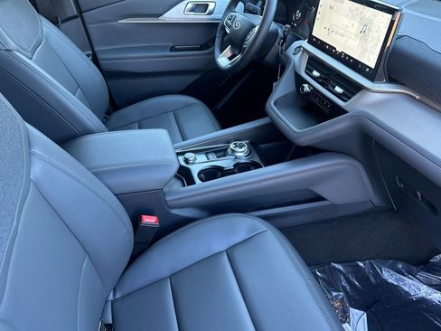New 2026 Ford Explorer Active w/ Active Comfort Package RWD image 14