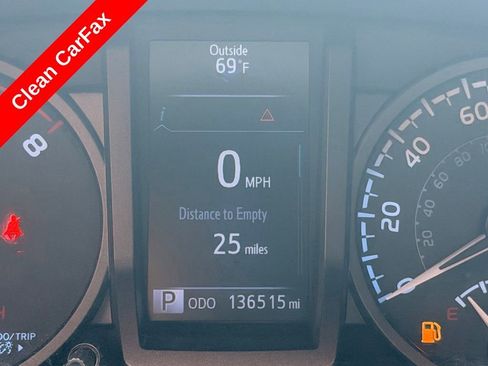 Used 2017 Toyota Tacoma TRD Off-Road w/ Tow Package (A/T) AWD/4WD image 3