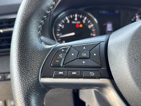 Used 2020 Nissan Rogue S w/ Special Edition Package image 19