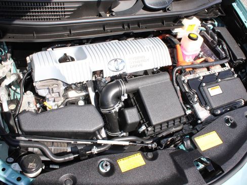 Used 2014 Toyota Prius V Three image 26