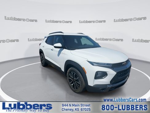 Used 2023 Chevrolet TrailBlazer ACTIV w/ Convenience Package FWD image 2