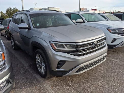 Certified 2022 Volkswagen Atlas SE image 6