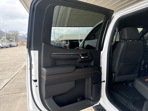Used 2022 GMC Sierra 1500 AT4 w/ AT4 Premium Package image 15