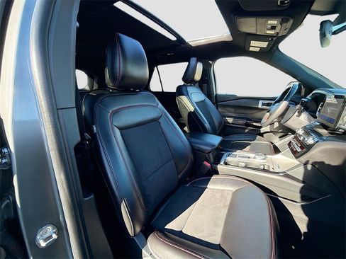 Used 2023 Ford Explorer ST-Line w/ Class IV Trailer Tow Package image 29