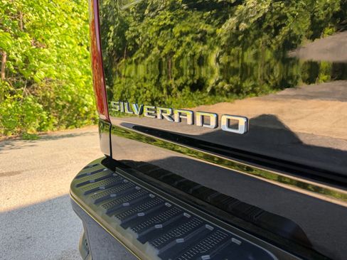 Used 2023 Chevrolet Silverado 2500 Custom w/ Custom Value Package AWD/4WD image 16