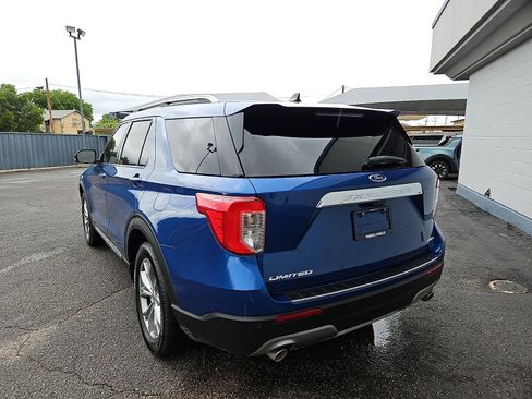 Used 2021 Ford Explorer Limited w/ Equipment Group 301A AWD/4WD image 3