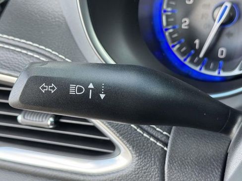 New 2026 Chrysler Pacifica Limited w/ Uconnect Theater Family Group FWD image 9