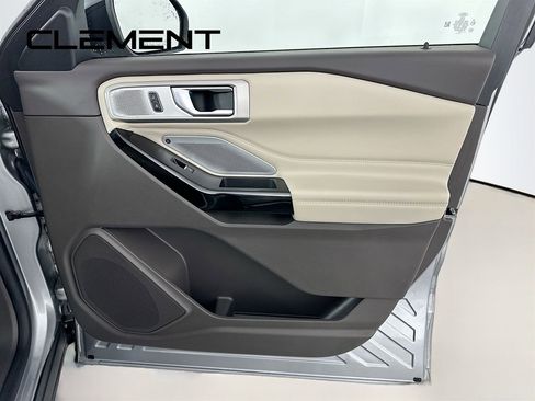 Certified 2021 Ford Explorer Platinum w/ Equipment Group 601A image 37