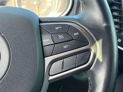 Used 2019 Jeep Cherokee Latitude Plus image 22