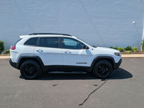 Used 2023 Jeep Cherokee Trailhawk w/ Sun & Sound Group AWD/4WD image 6