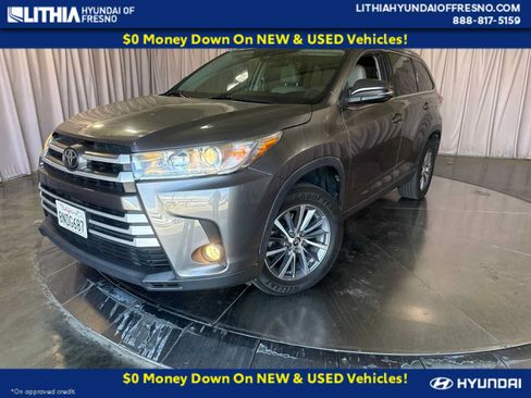 Used 2019 Toyota Highlander XLE FWD image 1