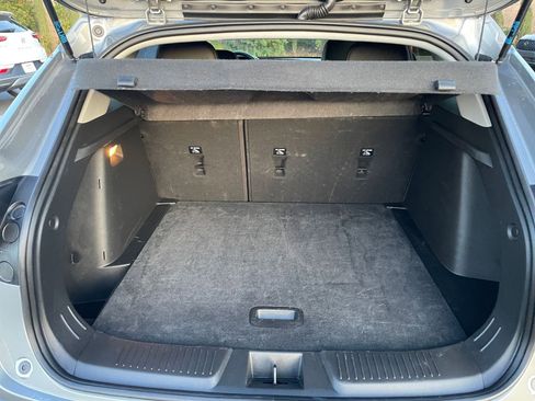 Used 2025 Chevrolet Trax LT w/ LT Convenience Package image 31