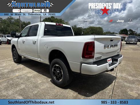 New 2026 RAM 2500 Laramie AWD/4WD image 4