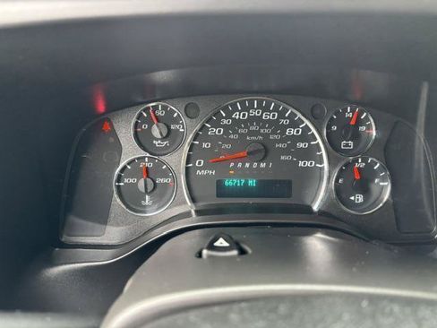 Used 2022 Chevrolet Express 2500 w/ Driver Convenience Package RWD image 9