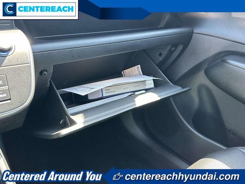 Used 2024 Hyundai Kona Limited AWD/4WD image 32