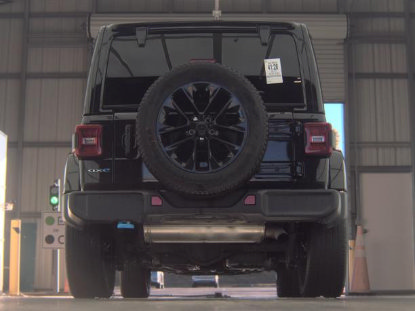 Used 2022 Jeep Wrangler Unlimited Sahara w/ Cold Weather Group AWD/4WD image 5