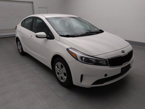 Used 2017 Kia Forte LX image 13