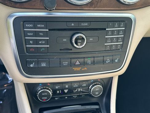 Used 2017 Mercedes-Benz GLA 250 4MATIC image 26