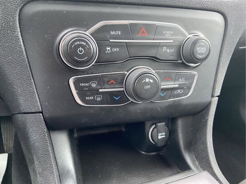 Used 2023 Dodge Charger SXT RWD image 28