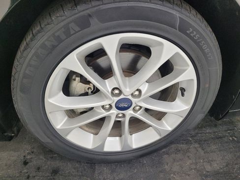 Used 2019 Ford Fusion SE FWD image 31