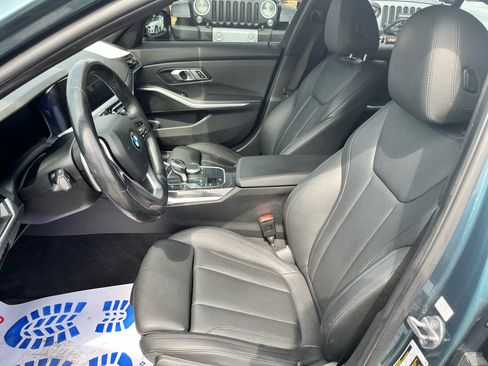 Used 2019 BMW 330i Sedan w/ Convenience Package image 11