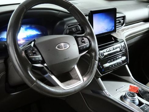 Certified 2021 Ford Explorer Platinum w/ Equipment Group 601A AWD/4WD image 19