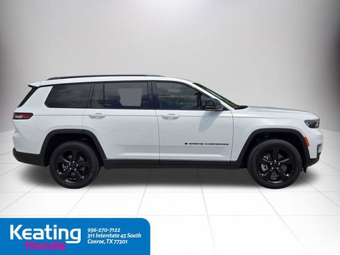 Used 2024 Jeep Grand Cherokee L Limited w/ Black Appearance Package RWD image 9