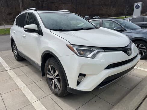 Used 2018 Toyota RAV4 XLE w/ Plus Extra Value Package image 6