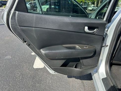 Used 2016 Kia Optima LX FWD image 13
