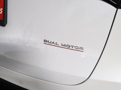Used 2022 Tesla Model Y Performance AWD/4WD image 16
