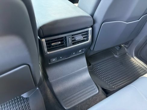 Used 2025 Lexus GX 550 AWD/4WD image 33