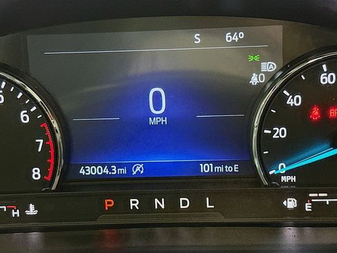 Used 2023 Ford Explorer XLT w/ Equipment Group 202A AWD/4WD image 13