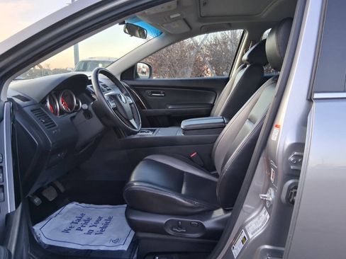 Used 2011 MAZDA CX-9 Touring w/ Moonroof & Bose Audio Pkg FWD image 12