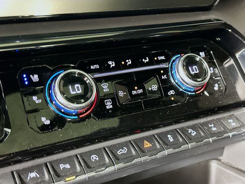 Used 2022 GMC Sierra 1500 AT4X AWD/4WD image 18