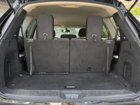 Used 2019 Nissan Pathfinder SV image 13