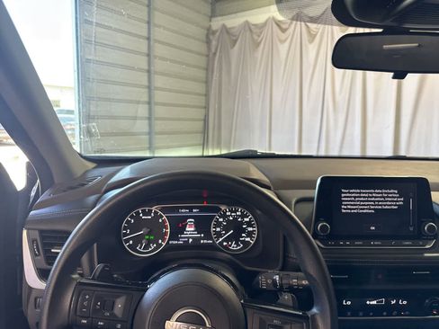 Used 2023 Nissan Rogue SV FWD image 23