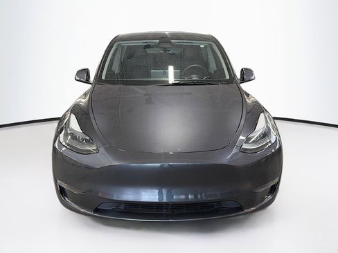 Used 2025 Tesla Model Y Performance AWD/4WD image 2