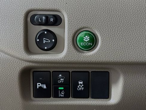 Used 2022 Honda Pilot Touring image 9