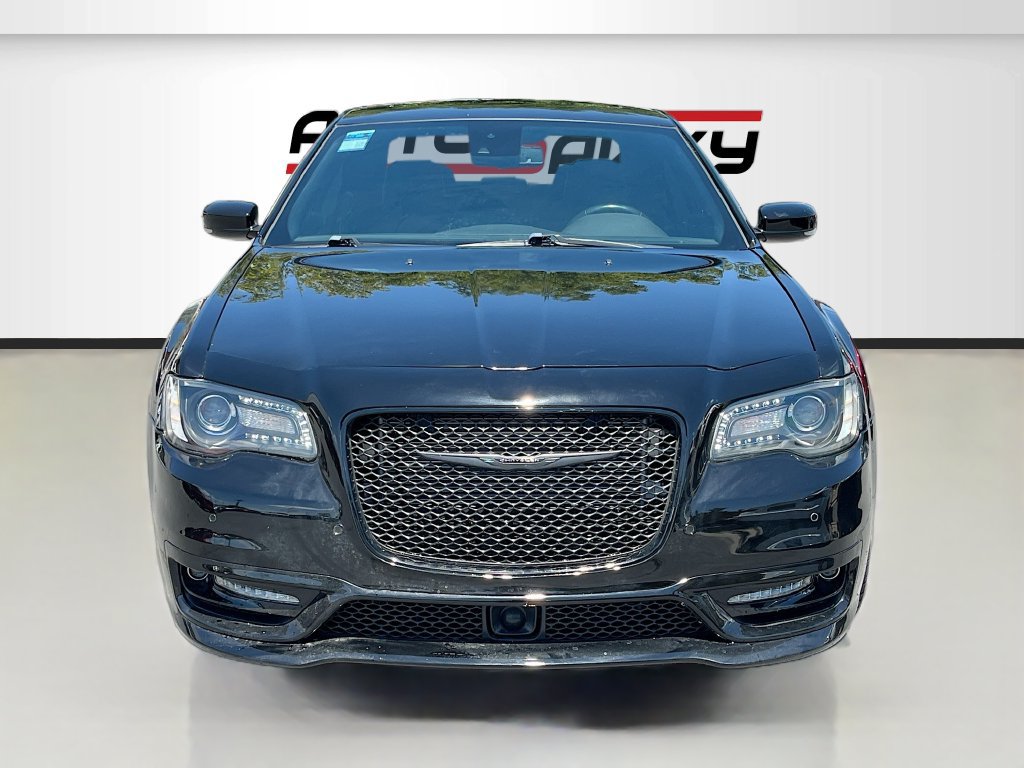 Used 2022 Chrysler 300 S w/ Comfort Group RWD image 2
