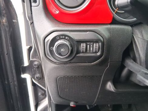 Used 2018 Jeep Wrangler Unlimited Sport image 16