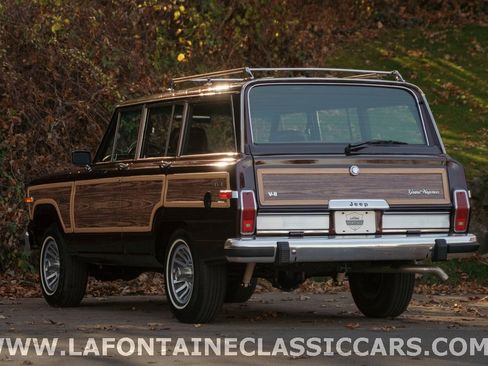 Used 1991 Jeep Grand Wagoneer Base image 71
