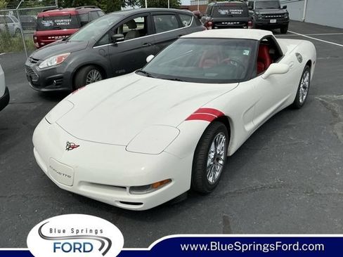 Used 2001 Chevrolet Corvette Convertible w/ Preferred Equipment Group2 RWD image 1