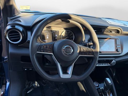 Used 2020 Nissan Kicks SV image 12