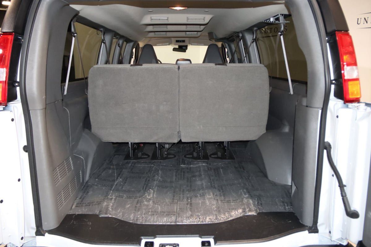 Used 2025 Chevrolet Express 3500 LT w/ LT Preferred Equipment Group RWD image 13