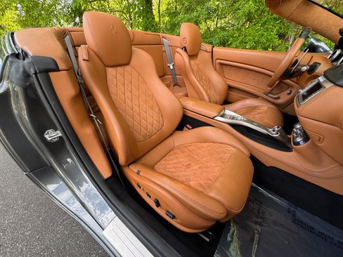 Used 2011 Ferrari California RWD image 50