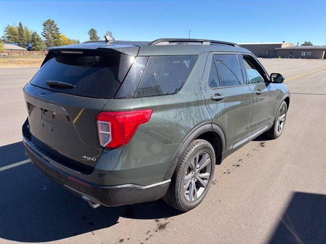 Used 2024 Ford Explorer XLT w/ Equipment Group 202A AWD/4WD image 5