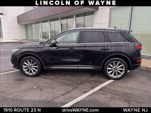 Certified 2022 Lincoln Corsair AWD w/ Premium Package image 2