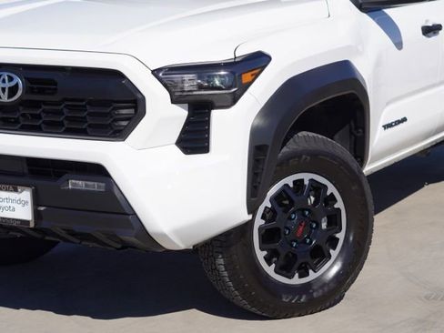 Certified 2024 Toyota Tacoma TRD Off-Road image 5