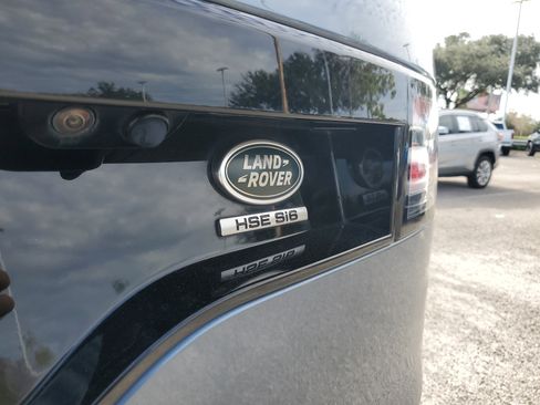 Used 2020 Land Rover Discovery HSE image 8